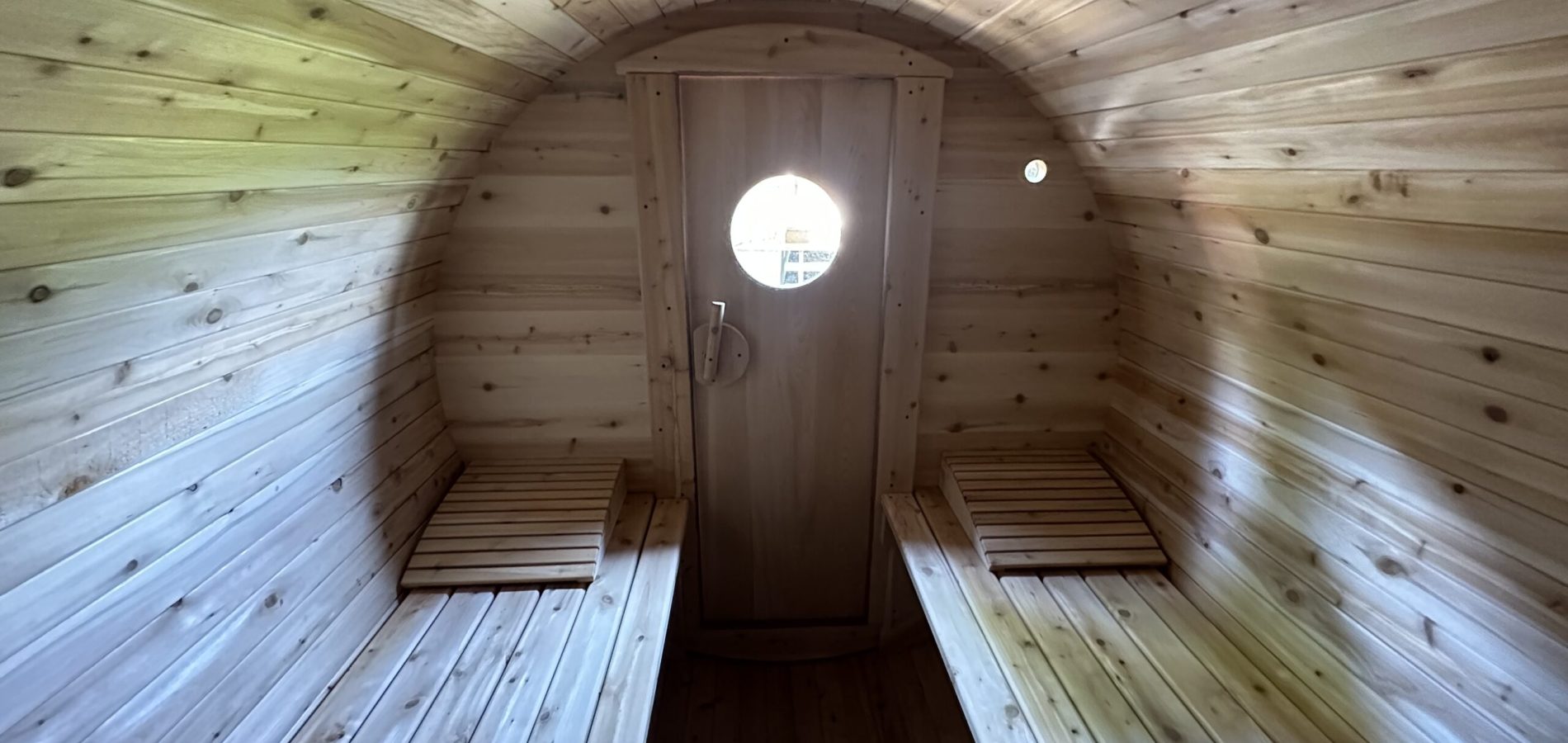 Sauna baril intérieur, avec odeur de cèdre incluse.